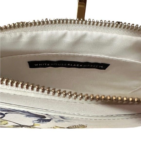 White House Black Market White Floral Clutch /Wristlet with Chrome Hardware - Picture 11 of 12